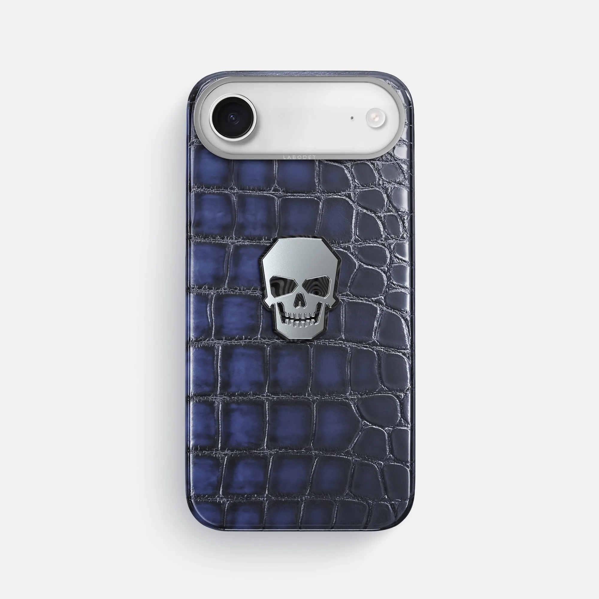 Everyday Comfort Classic Case With Titanium Skull For iPhone 17 Air In Patina Alligator